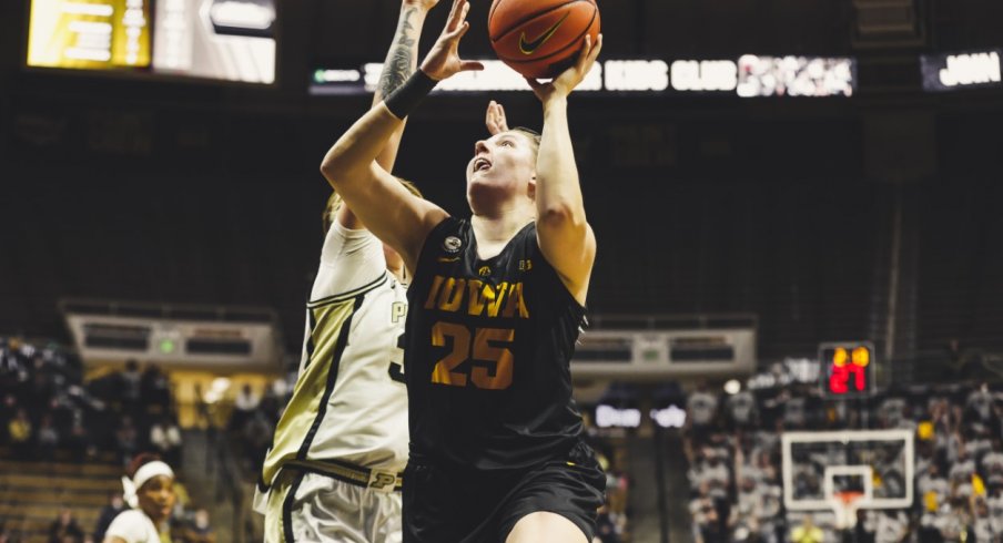 Monika Czinano went 12-14 from the field in Iowa's win over Purdue